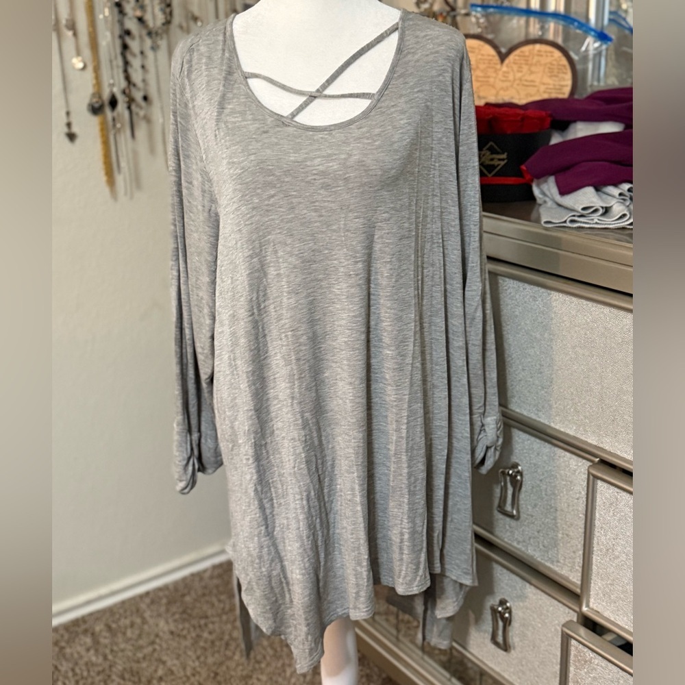 Cha Cha Vente gray blouse